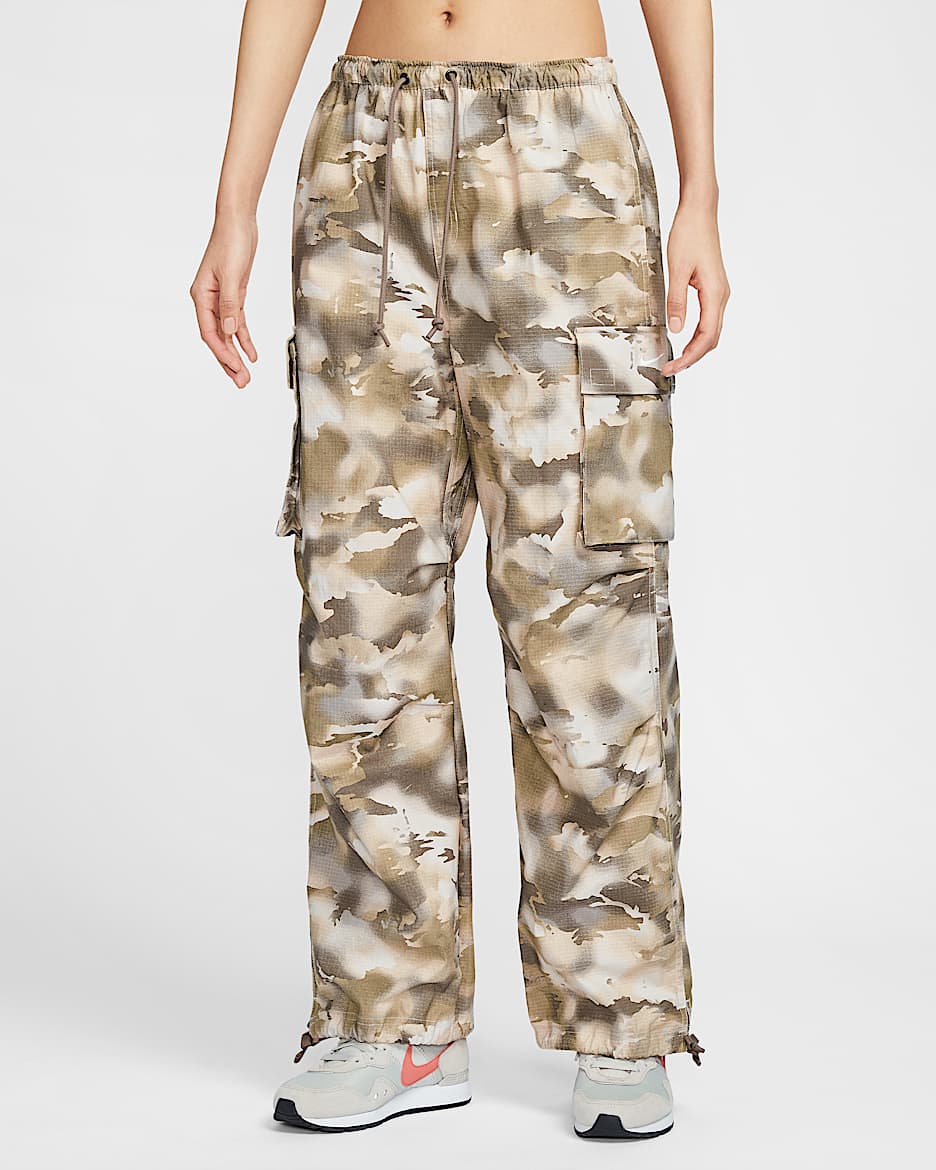 ★NIKE★W NSW MID RISE OVERSIZED CAMO カーゴパンツ★追跡可 Nike Sportswear Women's Mid-Rise Oversized Camo Cargo